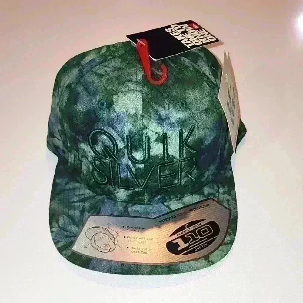 Quiksilver Flexfit 110 , size 7